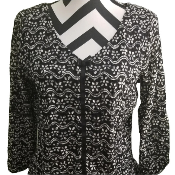 Studio Top - Picture 1 of 5